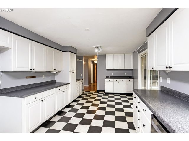 4039 Ne MEADOW Ln, Hillsboro, OR 97124