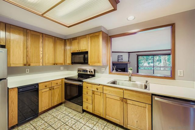 8860 Villa La Jolla Dr 112, La Jolla, CA 92037