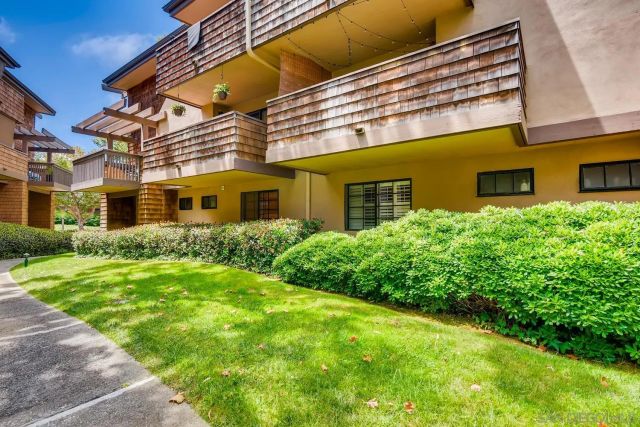 8860 Villa La Jolla Dr 112, La Jolla, CA 92037