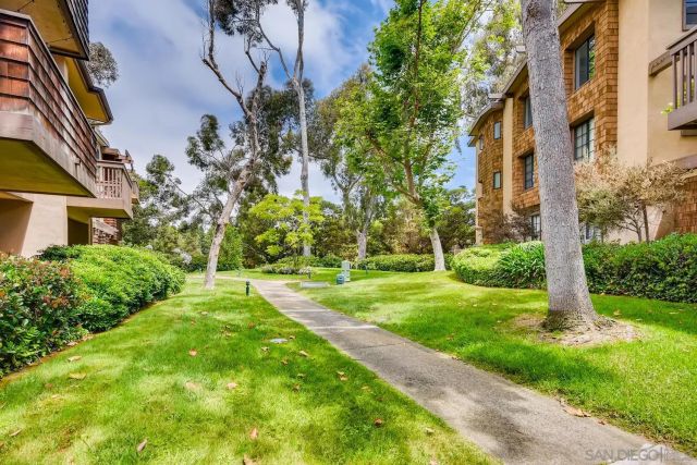 8860 Villa La Jolla Dr 112, La Jolla, CA 92037