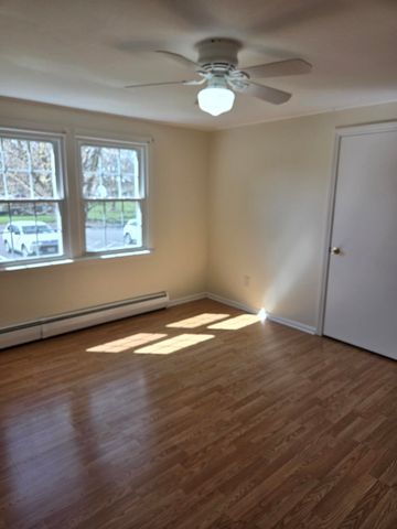 10 Mikles Standish Drive 6, Haverhill, MA 01835