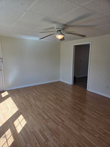 10 Mikles Standish Drive 6, Haverhill, MA 01835