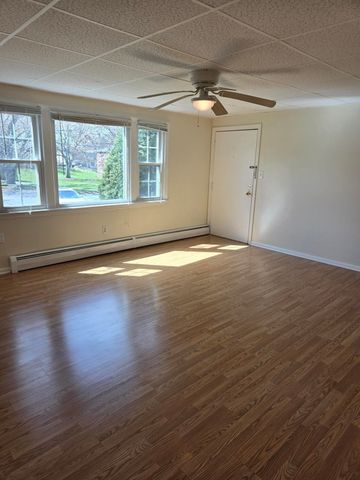 10 Mikles Standish Drive 6, Haverhill, MA 01835