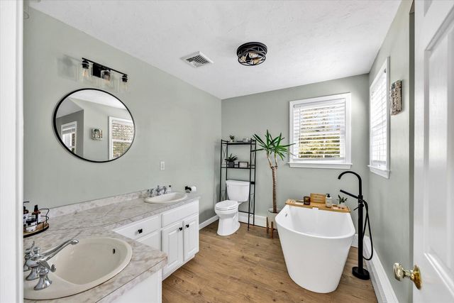 348 Wakeby Road, Marstons Mills, MA 02648