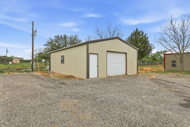 1445 County Road 3690, Paradise, TX 76073