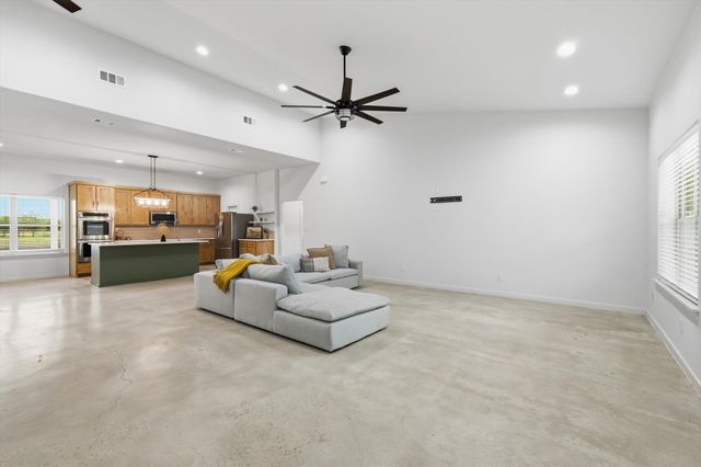 1445 County Road 3690, Paradise, TX 76073