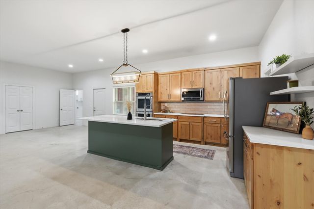 1445 County Road 3690, Paradise, TX 76073