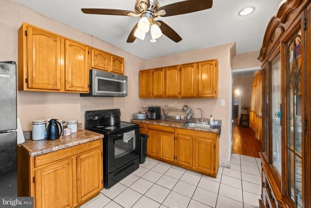 221 W OLEY ST, Reading, PA 19601