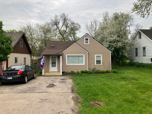 4909 Fountain Lane, Mccullom Lake, IL 60050