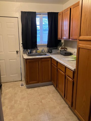 4909 Fountain Lane, Mccullom Lake, IL 60050