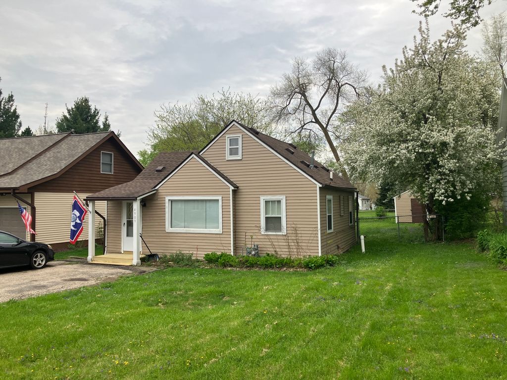 4909 Fountain Lane, Mccullom Lake, IL 60050