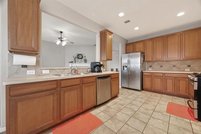 9110 Cavalier Lane, Rosenberg, TX 77469