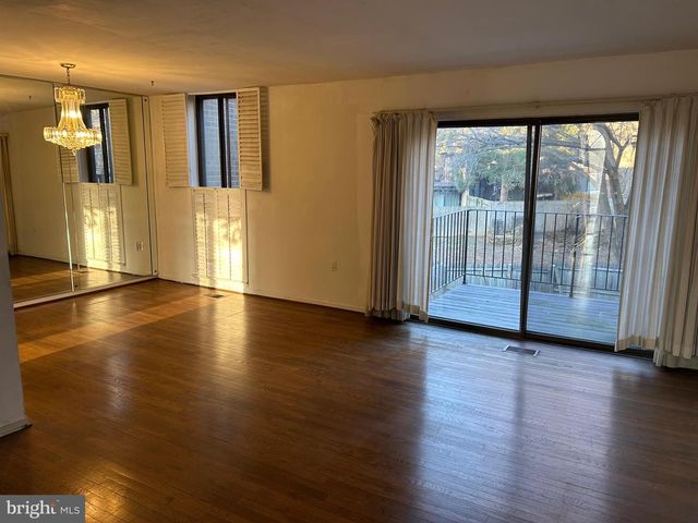 4933 ORISKANY DR, Annandale, VA 22003