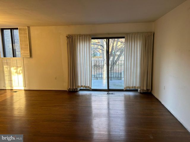 4933 ORISKANY DR, Annandale, VA 22003