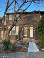 4933 ORISKANY DR, Annandale, VA 22003