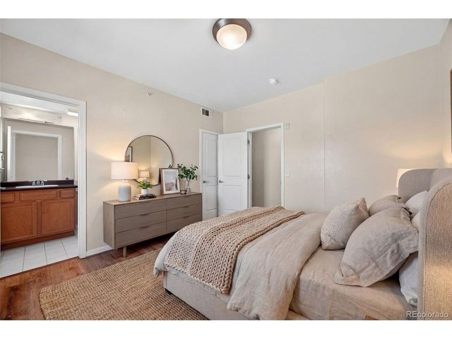 2389 S High St 4, Denver, CO 80210