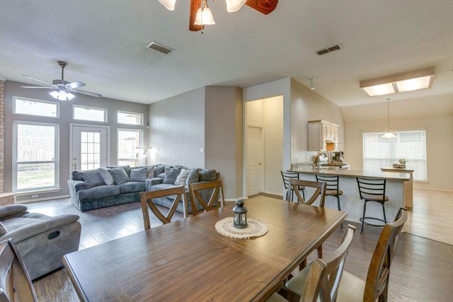 9005 Tyne Trail, Fort Worth, TX 76118