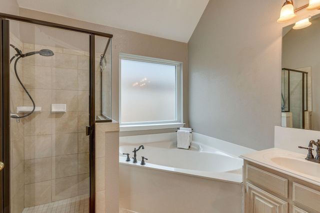 9005 Tyne Trail, Fort Worth, TX 76118