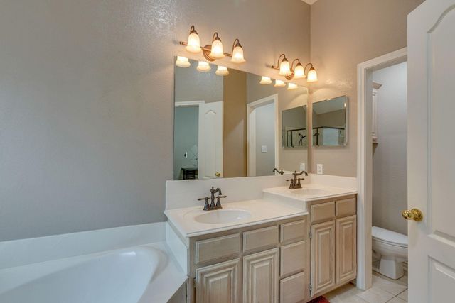 9005 Tyne Trail, Fort Worth, TX 76118