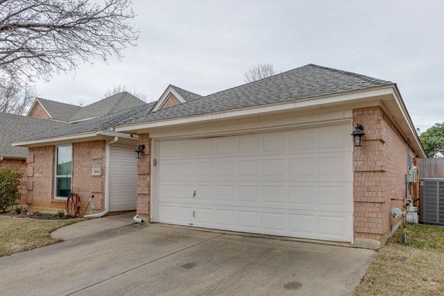 9005 Tyne Trail, Fort Worth, TX 76118