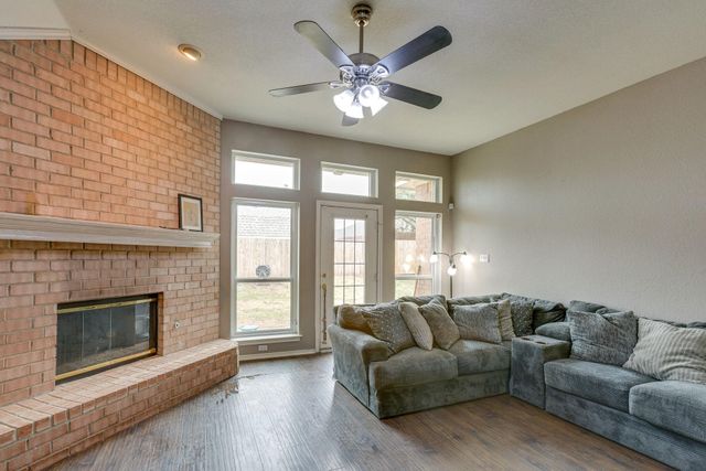 9005 Tyne Trail, Fort Worth, TX 76118