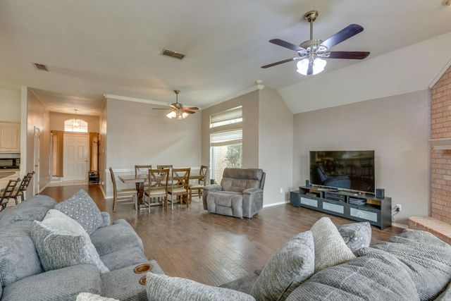 9005 Tyne Trail, Fort Worth, TX 76118