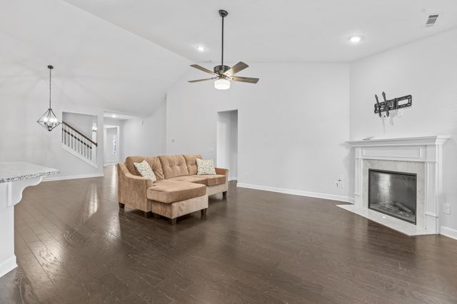 303 Twelve Oaks Ln, Lebanon, TN 37087