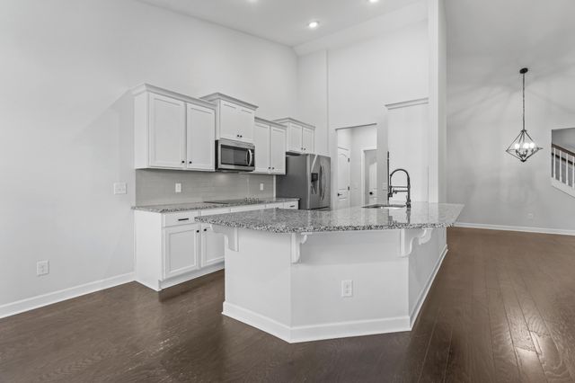 303 Twelve Oaks Ln, Lebanon, TN 37087