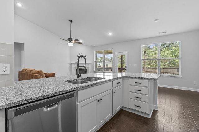 303 Twelve Oaks Ln, Lebanon, TN 37087