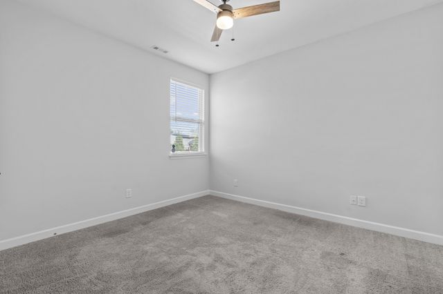 303 Twelve Oaks Ln, Lebanon, TN 37087