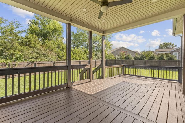 303 Twelve Oaks Ln, Lebanon, TN 37087