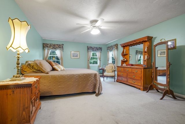 20 King Phillip Drive, Rehoboth, MA 02769