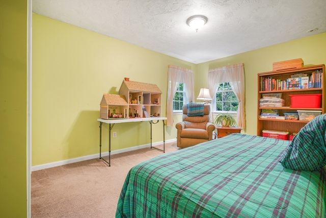 20 King Phillip Drive, Rehoboth, MA 02769