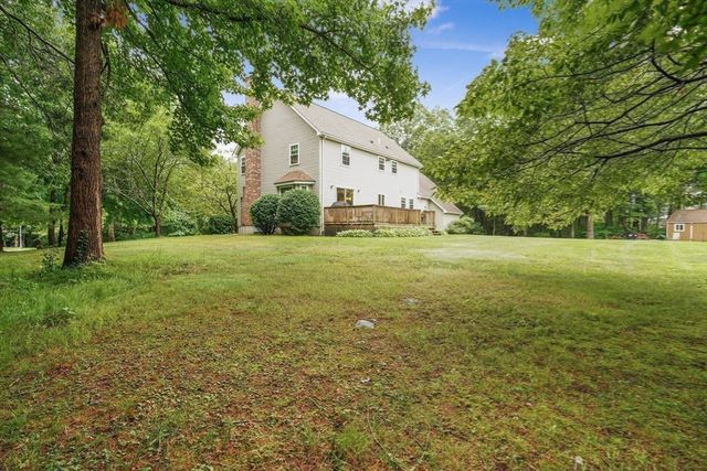 20 King Phillip Drive, Rehoboth, MA 02769