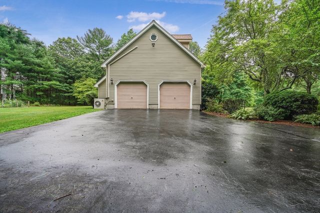 20 King Phillip Drive, Rehoboth, MA 02769