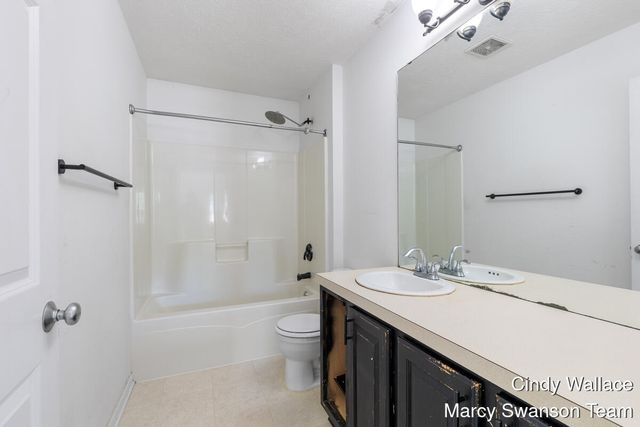 8511 Green Valley Road SE, Caledonia, MI 49316
