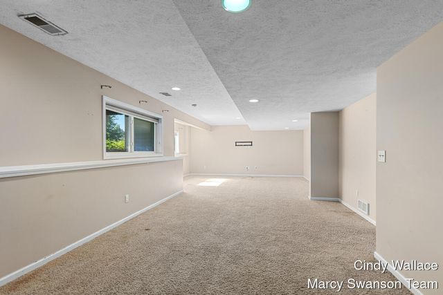 8511 Green Valley Road SE, Caledonia, MI 49316