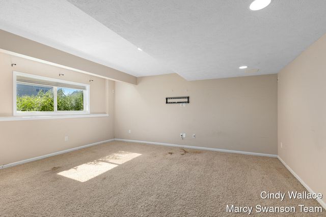 8511 Green Valley Road SE, Caledonia, MI 49316