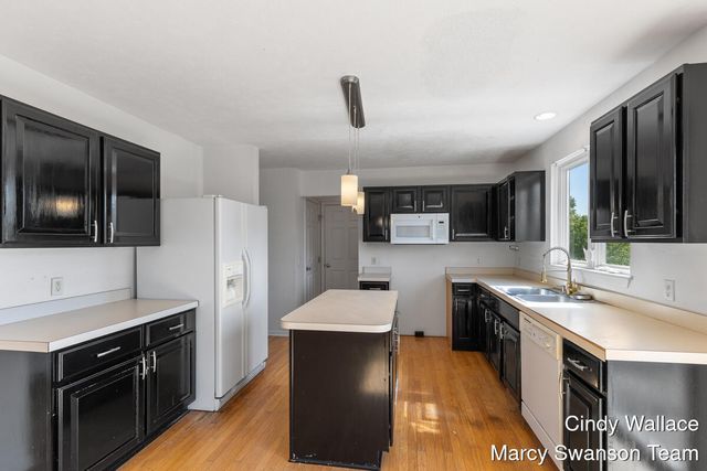 8511 Green Valley Road SE, Caledonia, MI 49316