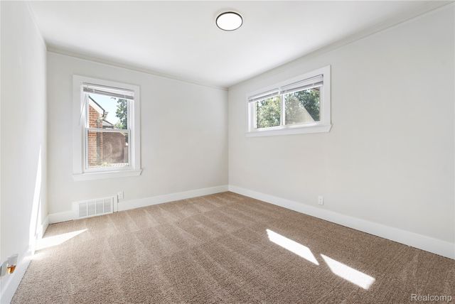 20640 Fleetwood Drive, Harper Woods, MI 48225