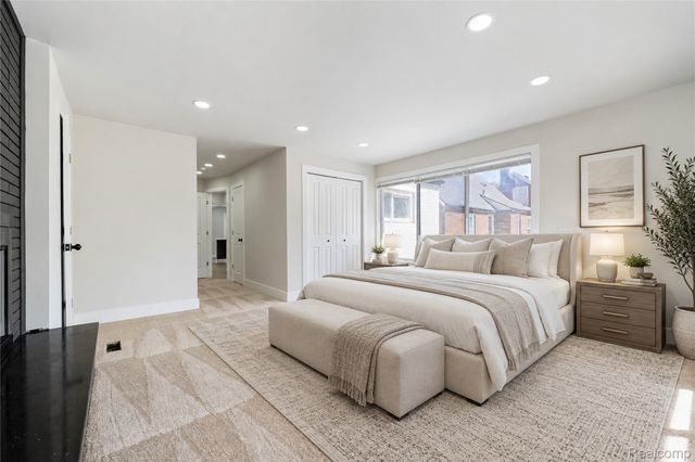 20640 Fleetwood Drive, Harper Woods, MI 48225