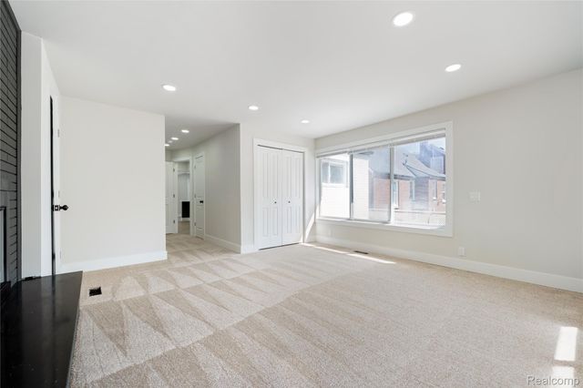 20640 Fleetwood Drive, Harper Woods, MI 48225