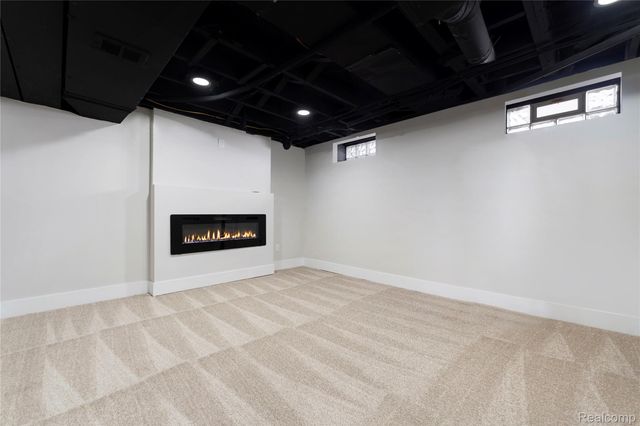 20640 Fleetwood Drive, Harper Woods, MI 48225
