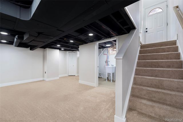 20640 Fleetwood Drive, Harper Woods, MI 48225