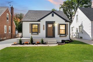 20640 Fleetwood Drive, Harper Woods, MI 48225