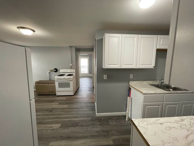 412 Manchester Street, Manchester, NH 03103