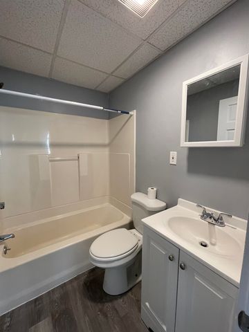 412 Manchester Street, Manchester, NH 03103