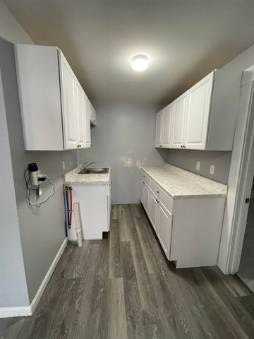 412 Manchester Street, Manchester, NH 03103