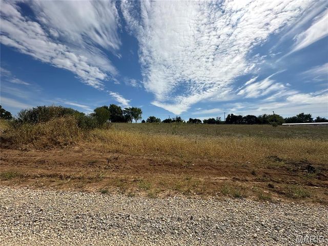 4305 Whispering Woods Road, Farmington, MO 63640