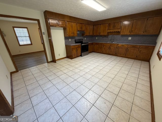 2939 H D Atha Road, Covington, GA 30014